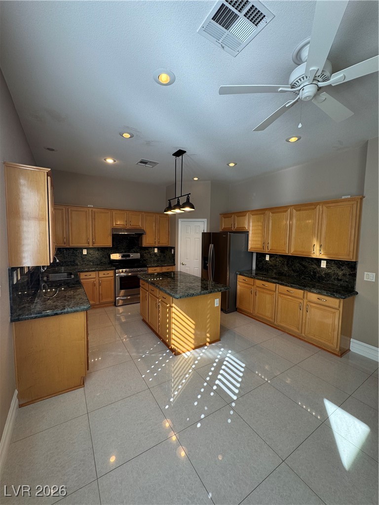 9927 Ridge Manor Avenue Property Photo 22