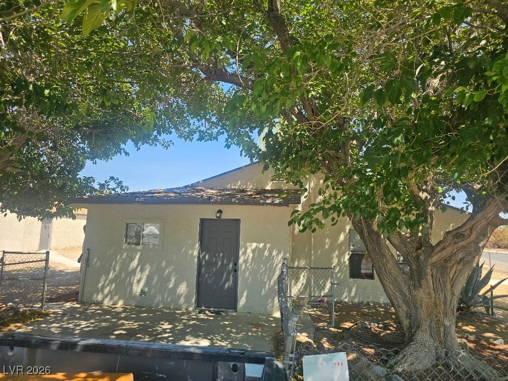 870 Second Street Property Photo 2