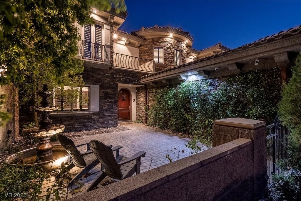 4450 Palisades Canyon Circle Property Photo 8