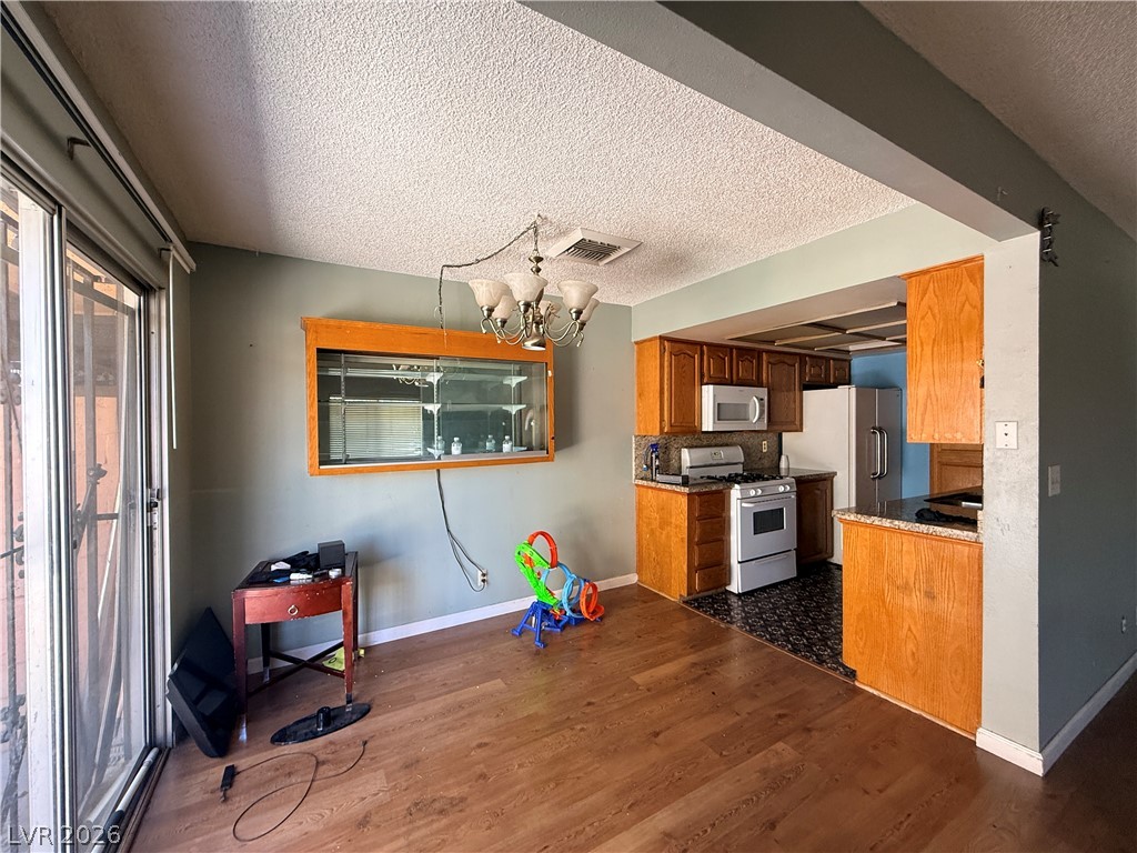 6681 Bubbling Brook Drive A Property Photo 6