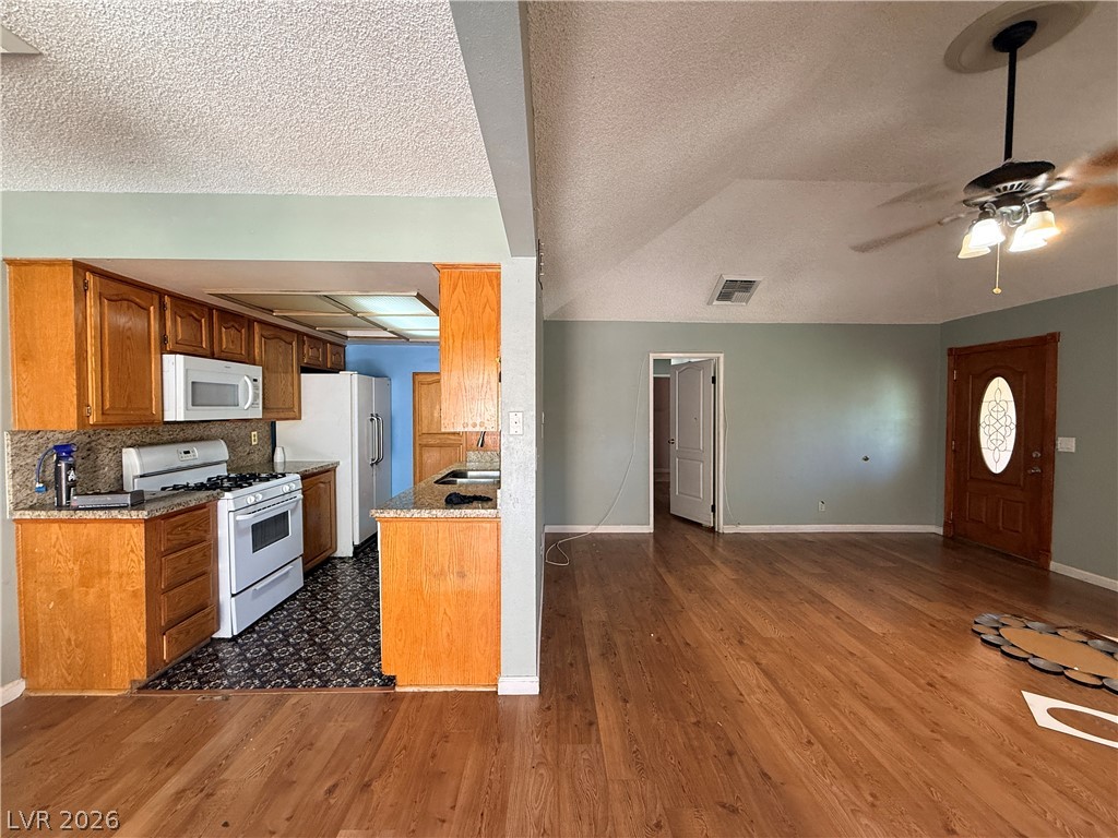 6681 Bubbling Brook Drive A Property Photo 7