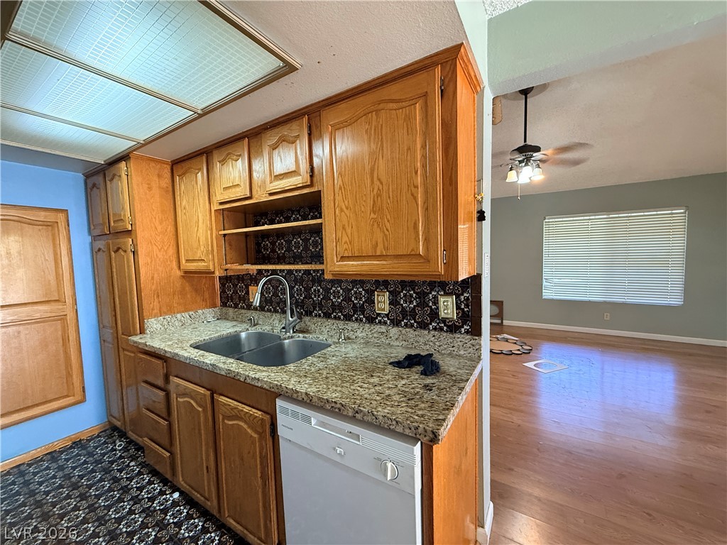 6681 Bubbling Brook Drive A Property Photo 8