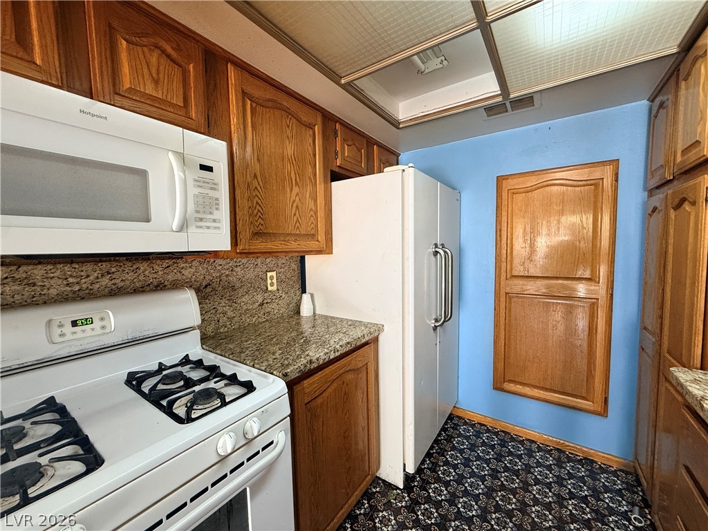 6681 Bubbling Brook Drive A Property Photo 10