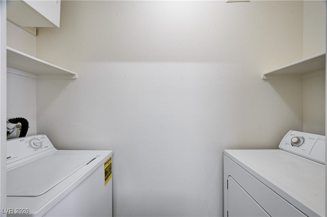 909 Domnus Lane 203 Property Photo 32