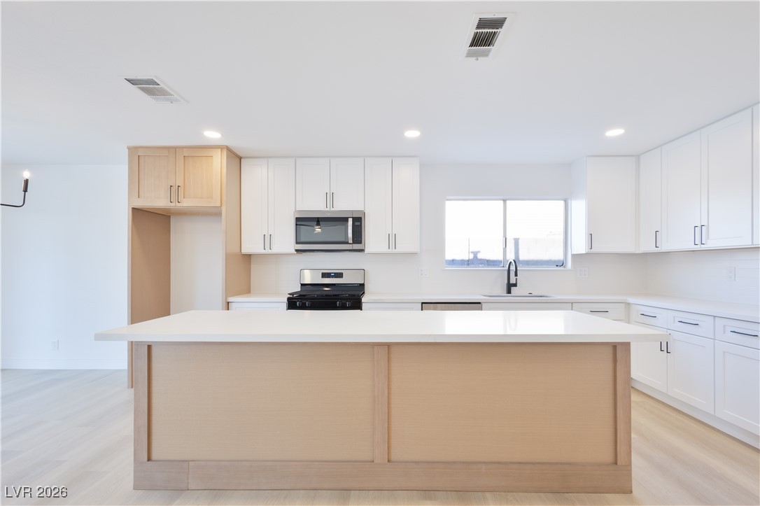 4319 Roanridge Avenue Property Photo 5