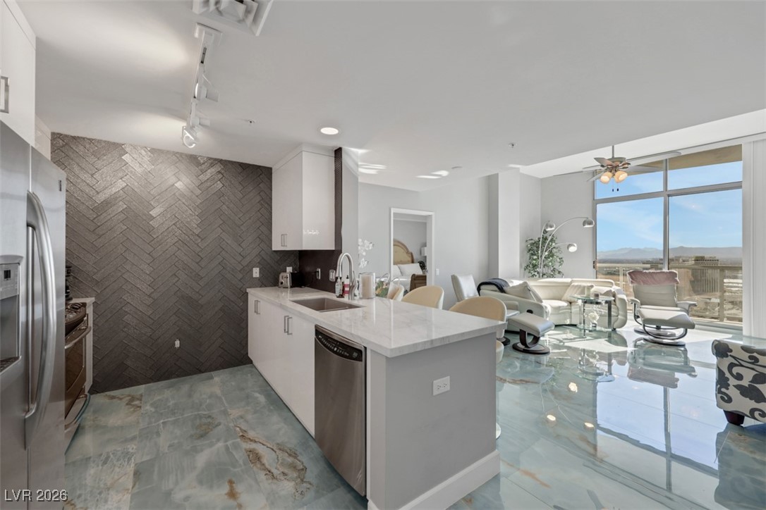 200 West Sahara Avenue 3707 Property Photo 8