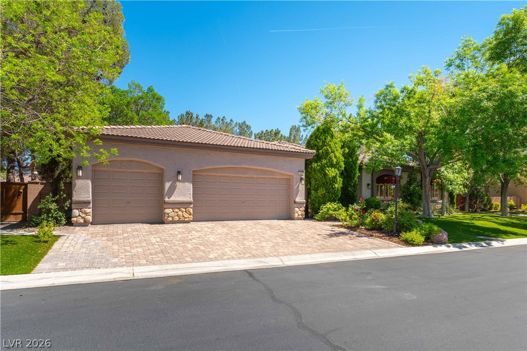 4934 Buckhorn Butte Court Property Photo 1