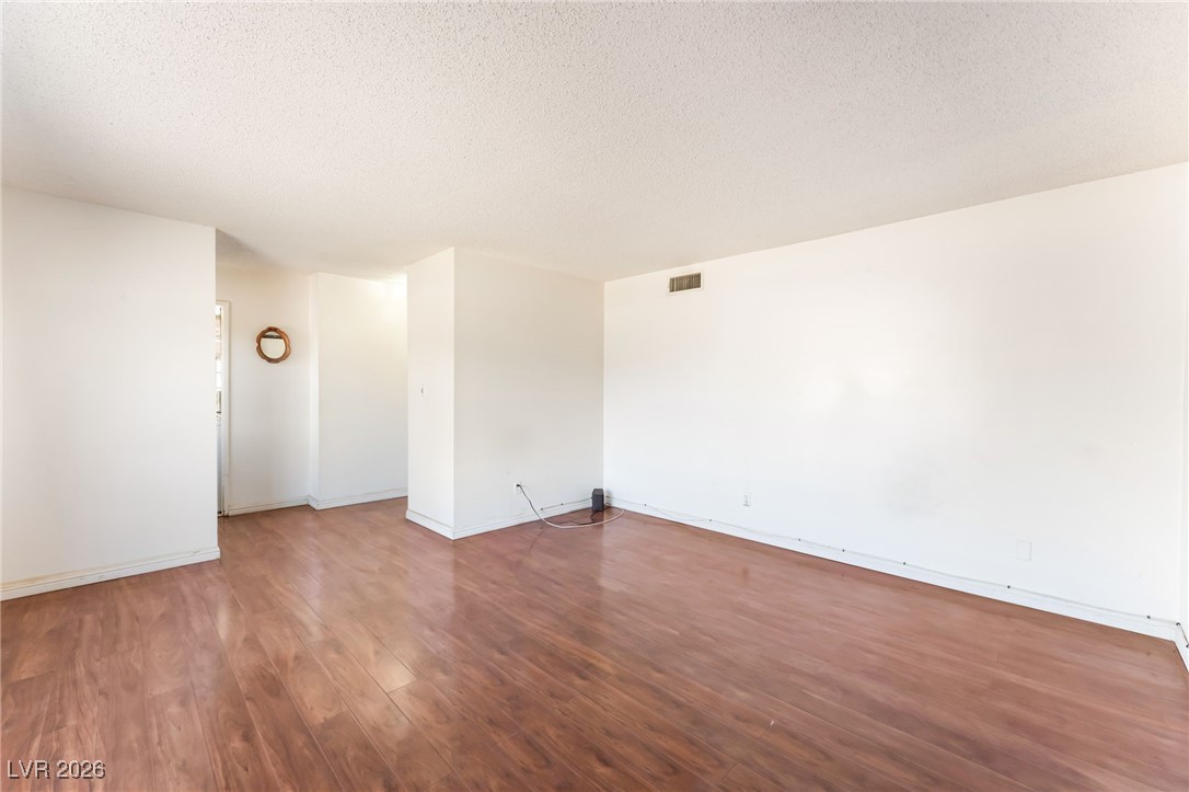 3091 Oxford Lane Property Photo 2