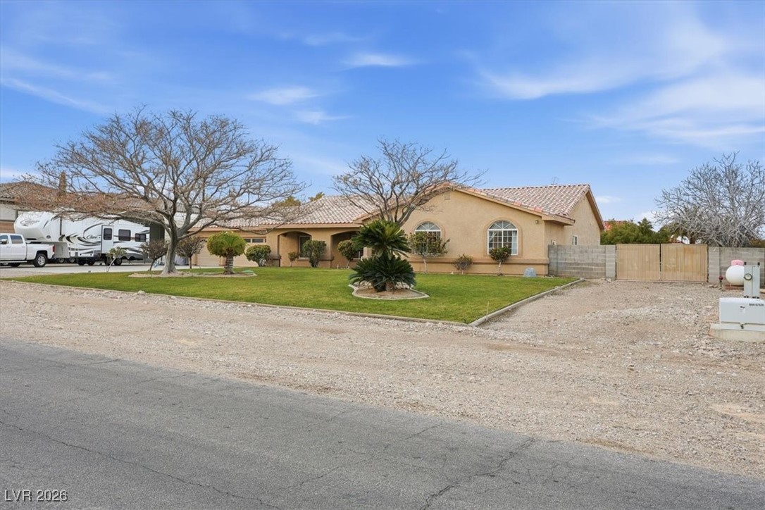 10140 West Tropical Parkway Property Photo 10