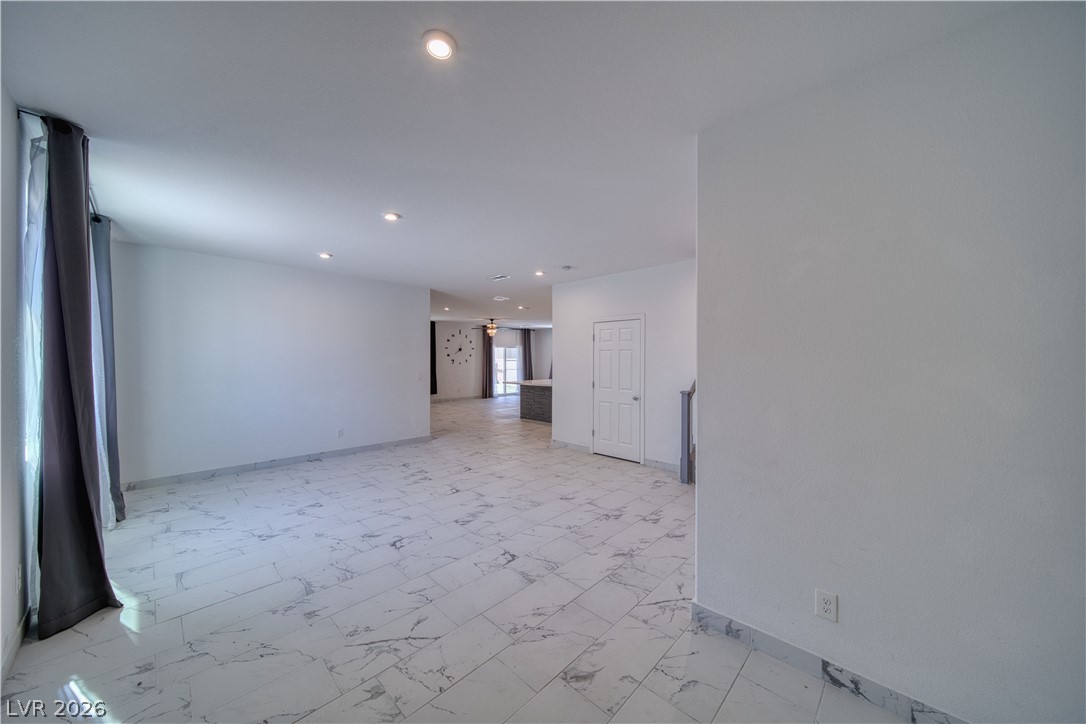 3821 East Weld Avenue Property Photo 7