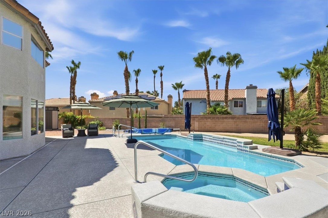 9433 Salt Water Court Property Photo 6