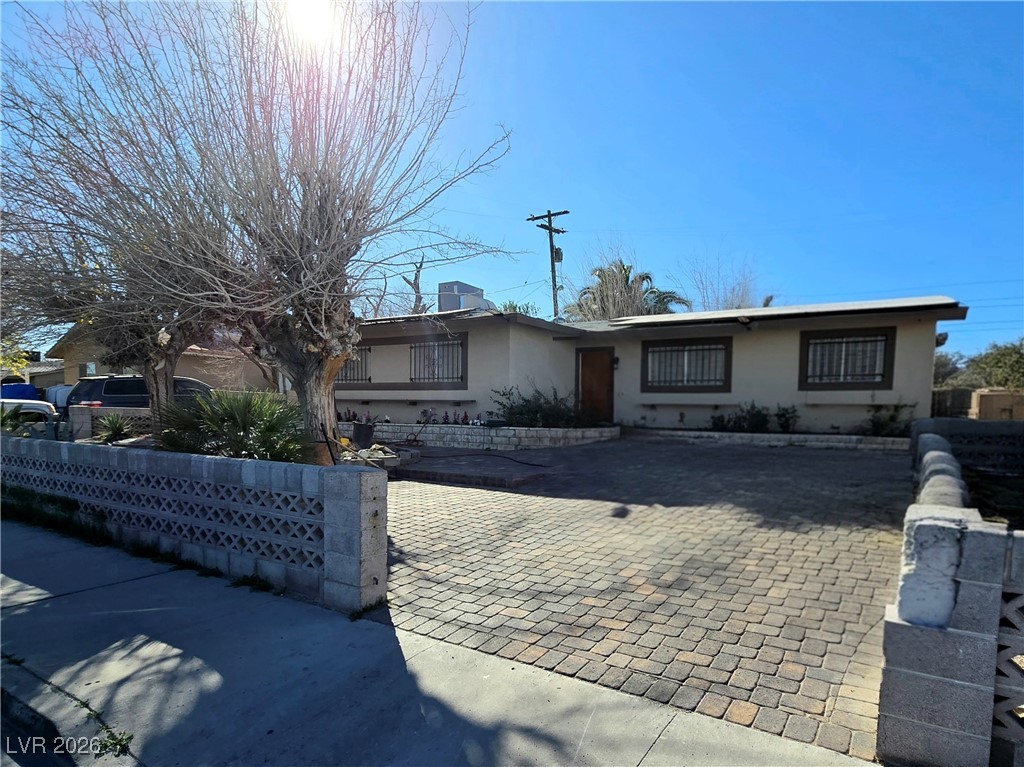 1909 Leona Street Property Photo 1