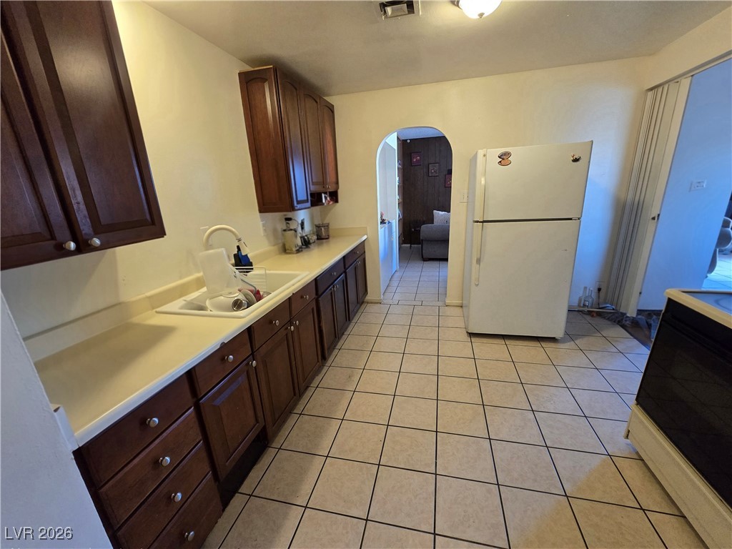 1909 Leona Street Property Photo 4