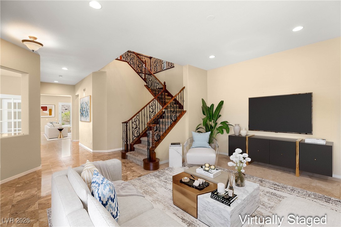 17 Morninglow Pass Property Photo 3