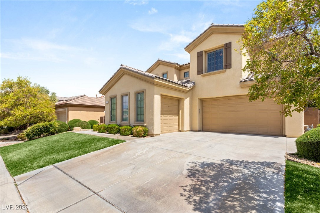 17 Morninglow Pass Property Photo 7