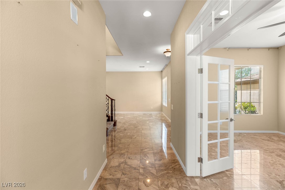 17 Morninglow Pass Property Photo 12
