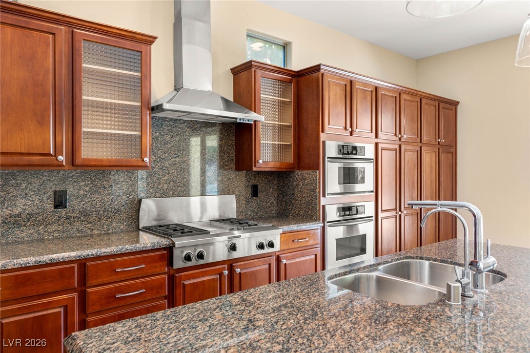 17 Morninglow Pass Property Photo 19