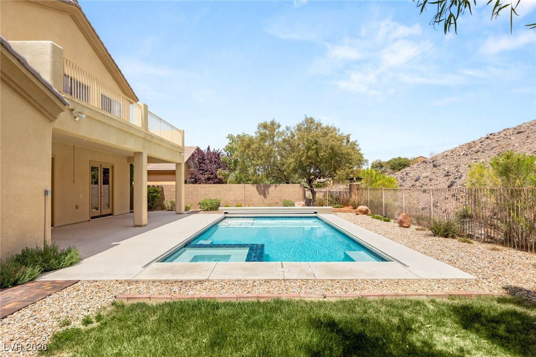 17 Morninglow Pass Property Photo 45