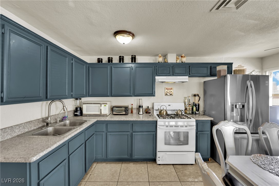 1843 North Bruce Street Property Photo 4