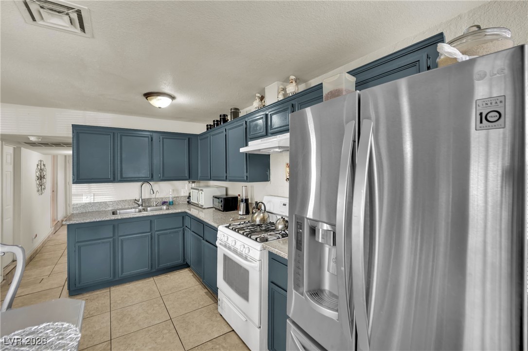 1843 North Bruce Street Property Photo 5