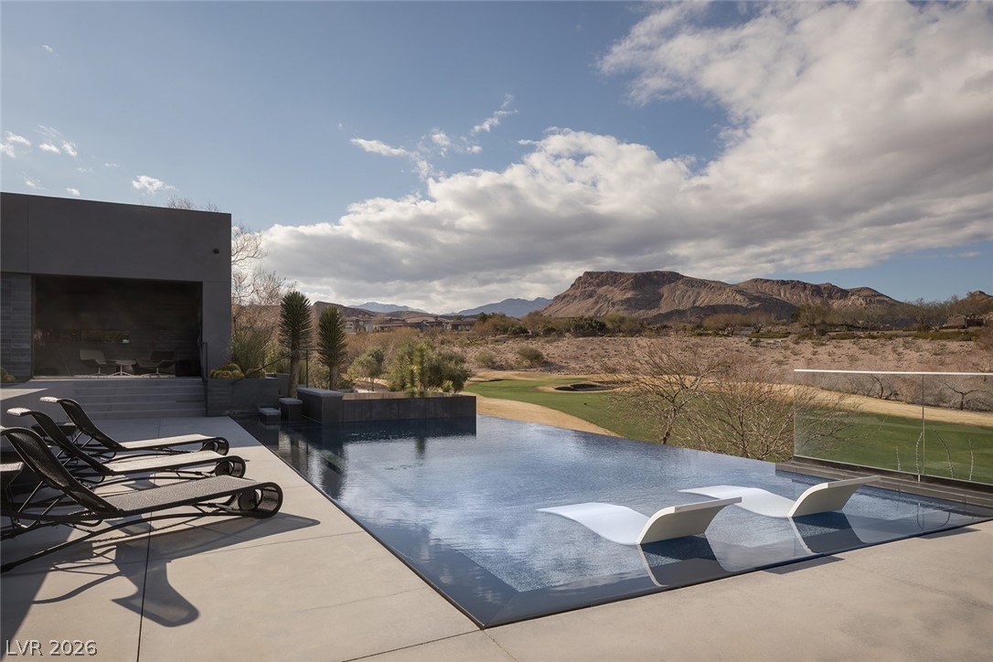 20 Soaring Bird Court Property Photo 5