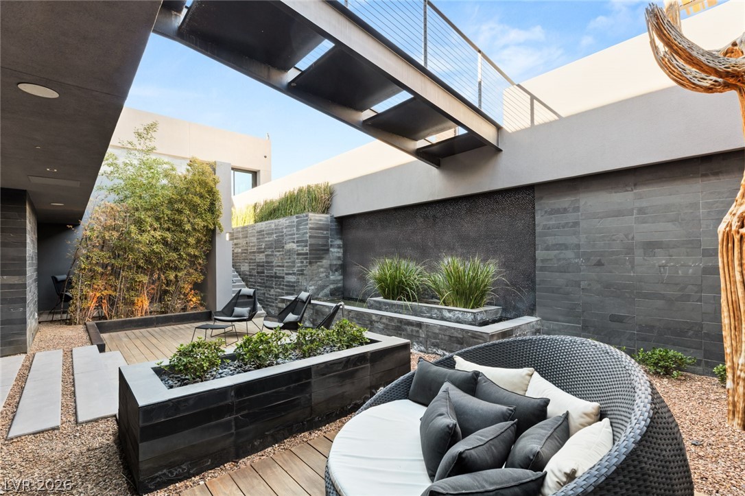 20 Soaring Bird Court Property Photo 37
