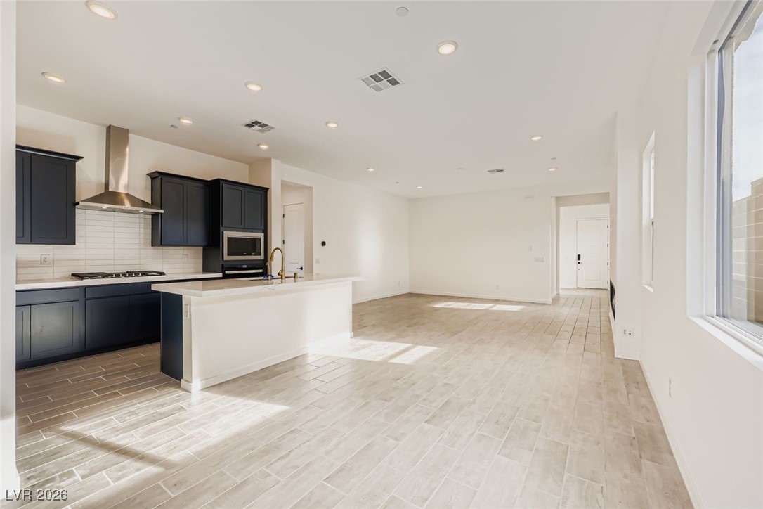 135 Tropea Shore Drive Property Photo 6