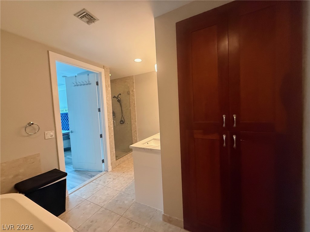 4525 Dean Martin Drive 401 Property Photo 13