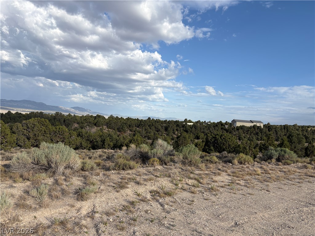 33rd Property Photo 5