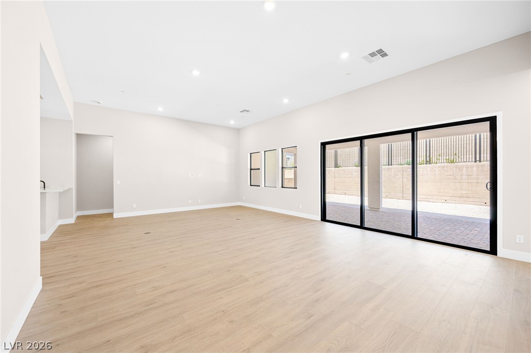 525 Stowell Avenue Property Photo 3