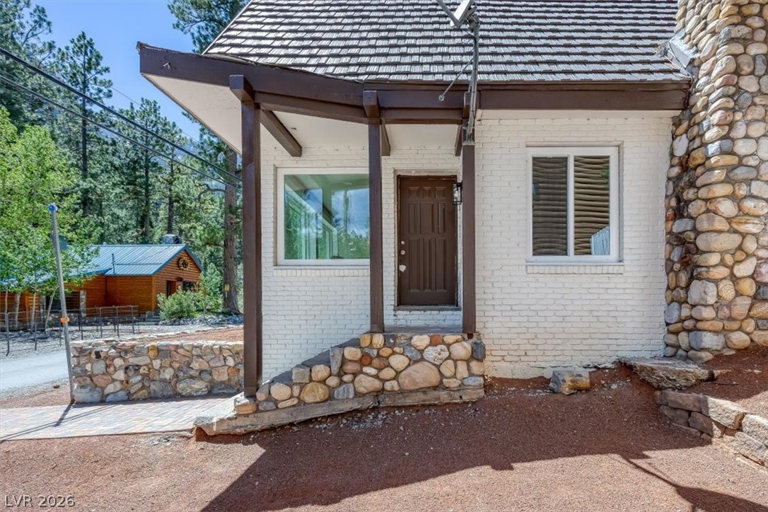 4618 Yellow Pine Avenue Property Photo 3