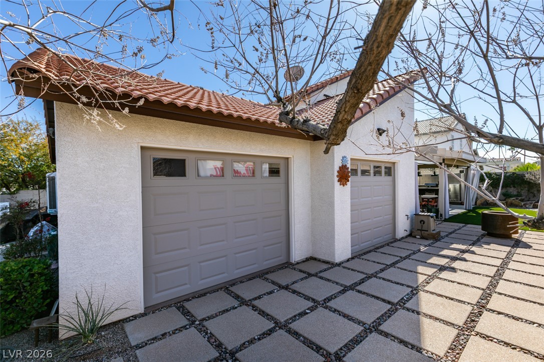 341 Simon Bolivar Drive Property Photo 2