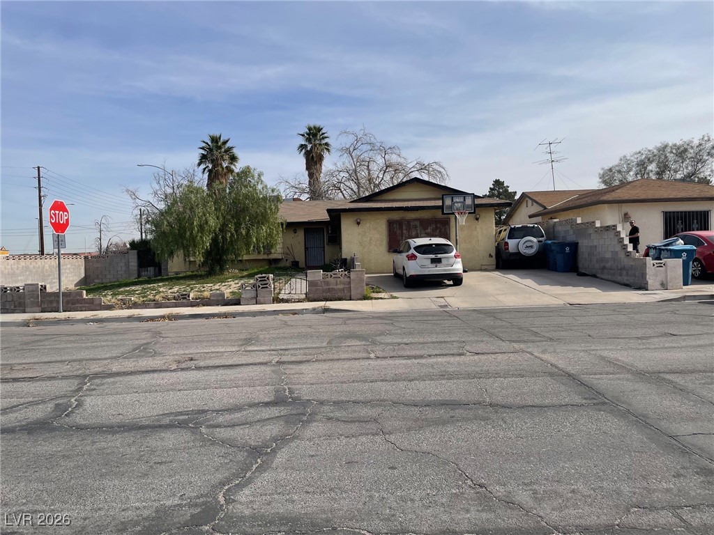 2751109 Property Photo 2