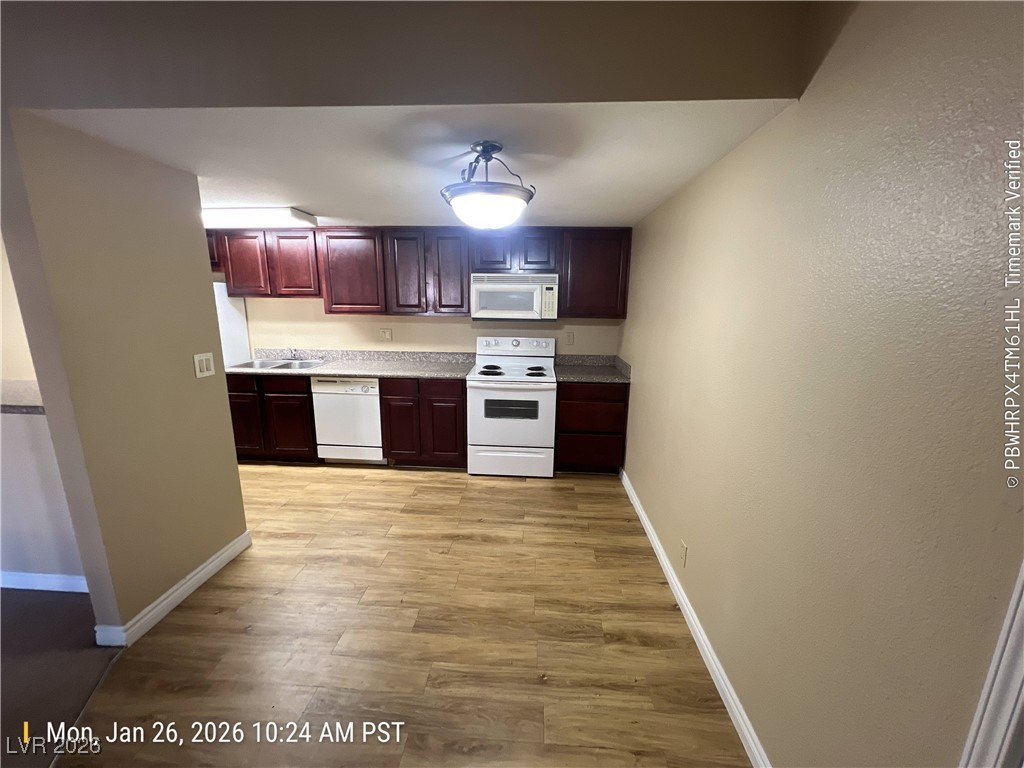 5242 River Glen Drive 441 Property Photo 3