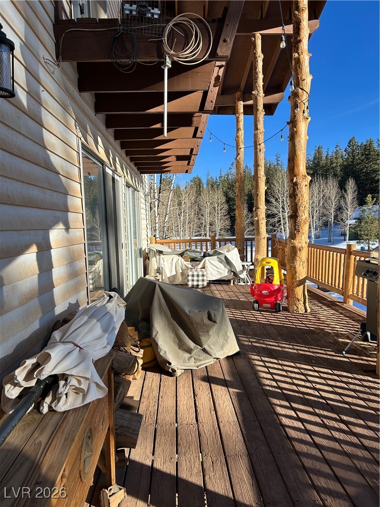 1330 West Strawberry Point Road Property Photo 4