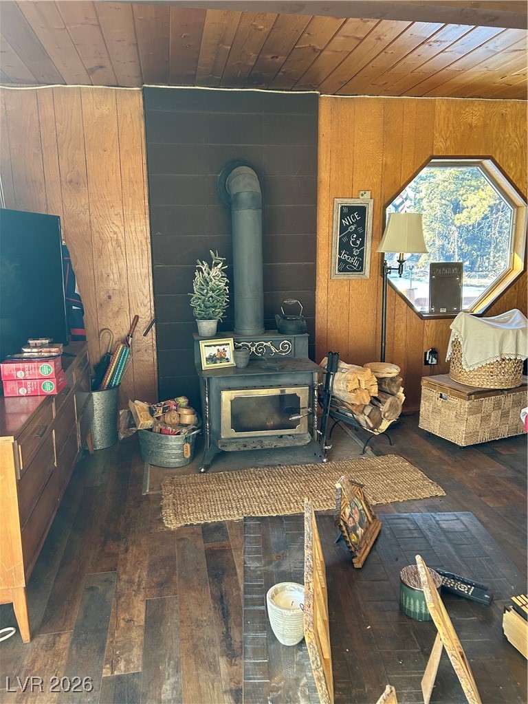 1330 West Strawberry Point Road Property Photo 5