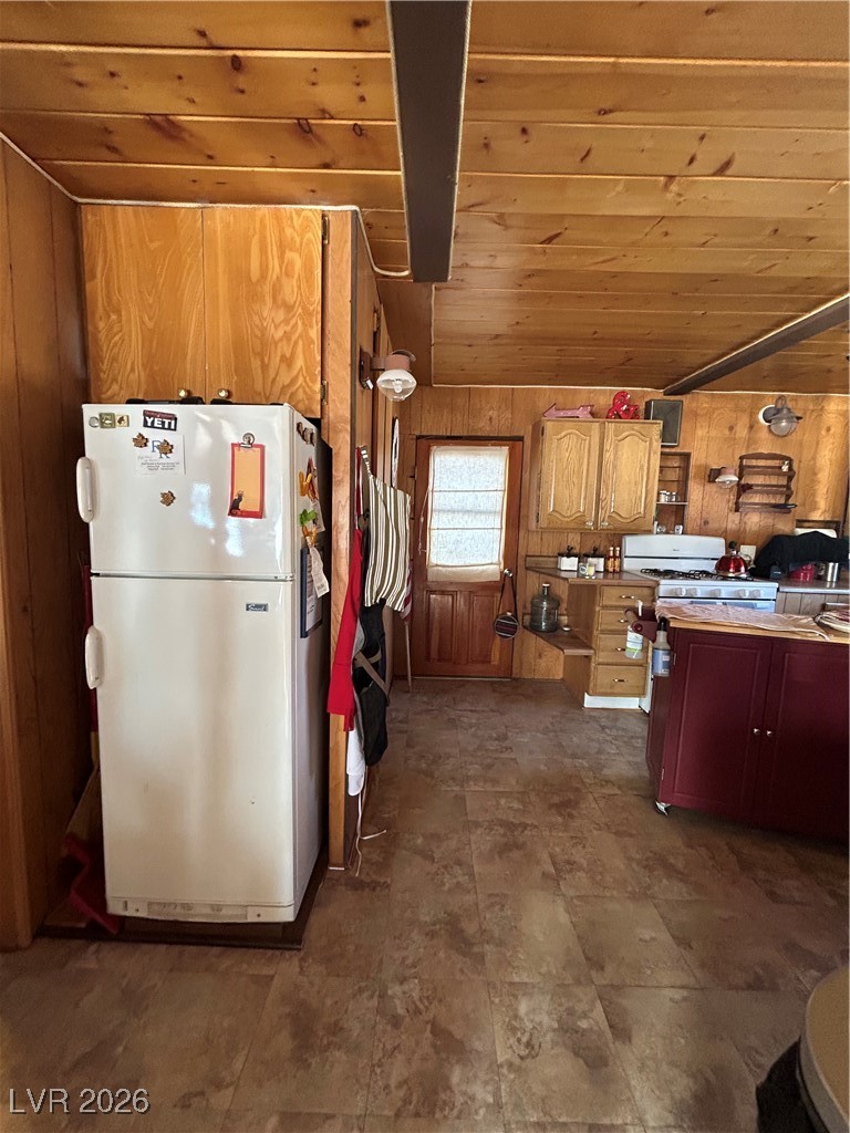 1330 West Strawberry Point Road Property Photo 8