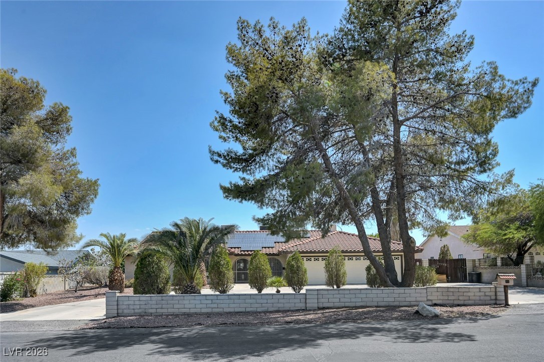 6975 Obannon Drive Property Photo 3