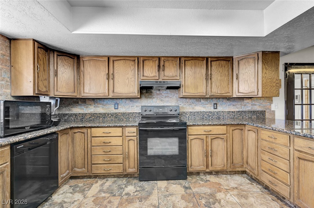 6975 Obannon Drive Property Photo 17