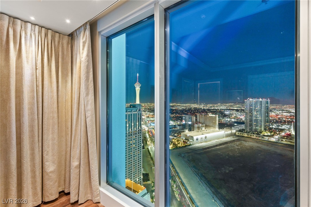 2700 Las Vegas Boulevard 3705 Property Photo 16