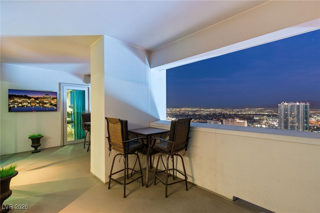 2700 Las Vegas Boulevard 3705 Property Photo 20