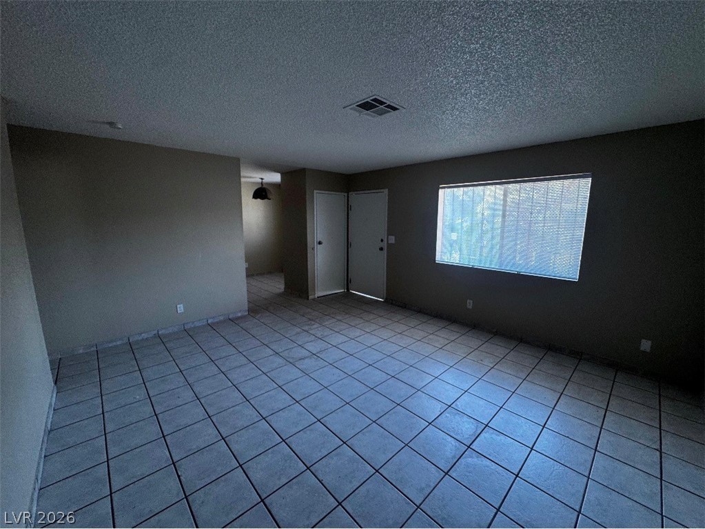 8 Britz Circle C Property Photo 2