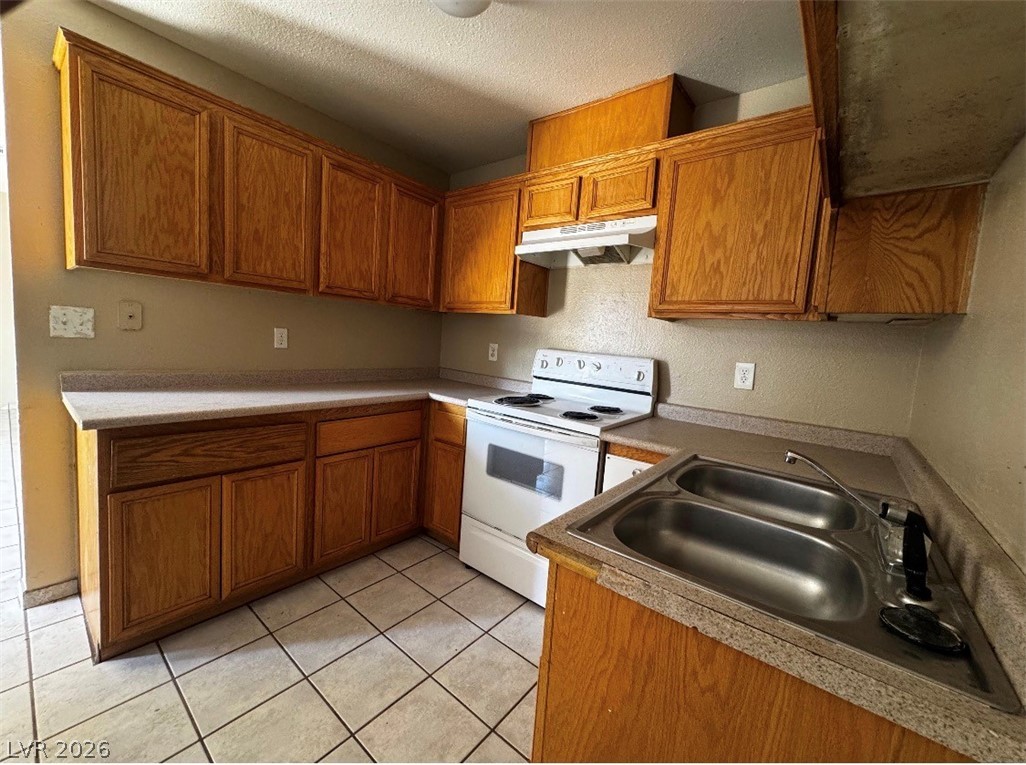 8 Britz Circle C Property Photo 4