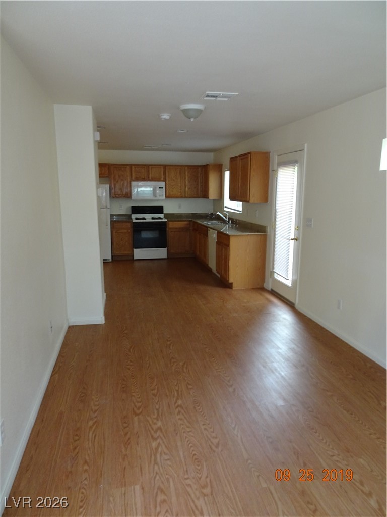 5247 Starter Avenue Property Photo 4