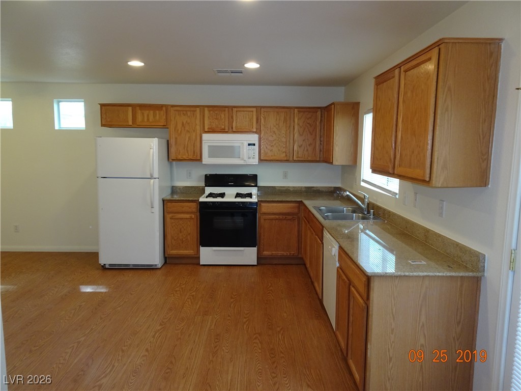 5247 Starter Avenue Property Photo 5