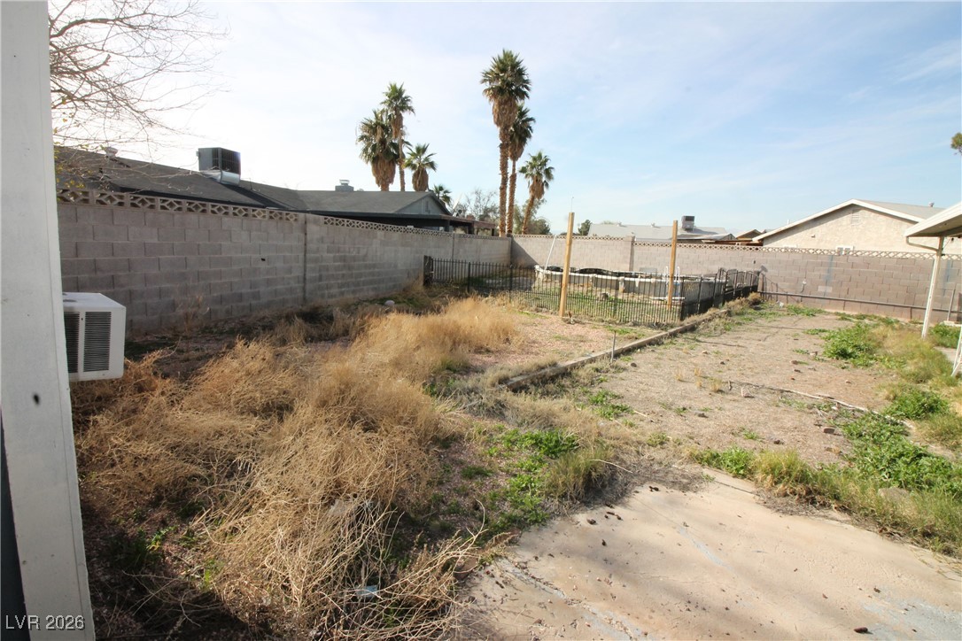 4135 Comb Circle Property Photo 3