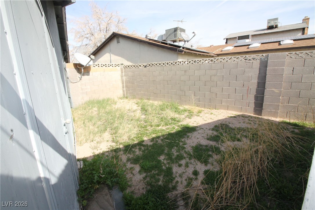 4135 Comb Circle Property Photo 4