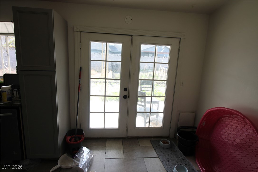 4135 Comb Circle Property Photo 12