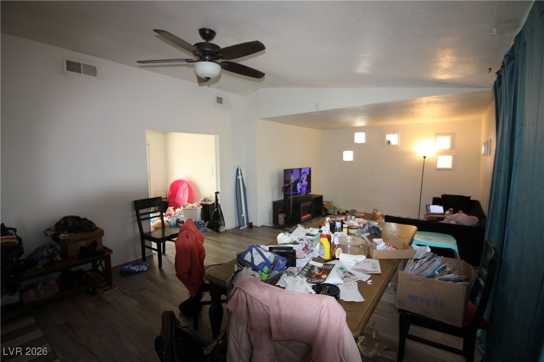 4135 Comb Circle Property Photo 34