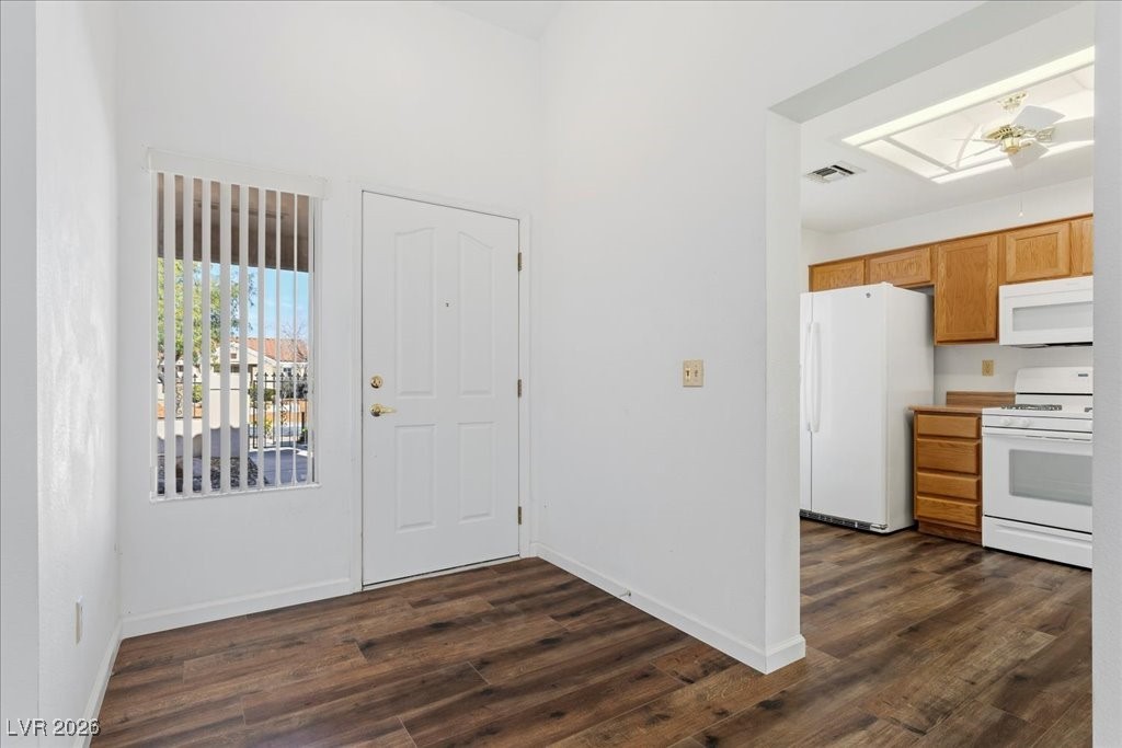 9521 Gold Bank Drive Property Photo 6